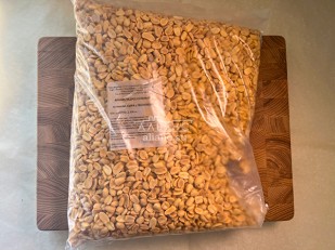 Снеки к пиву: Арахис со вкусом сыра с чесноком