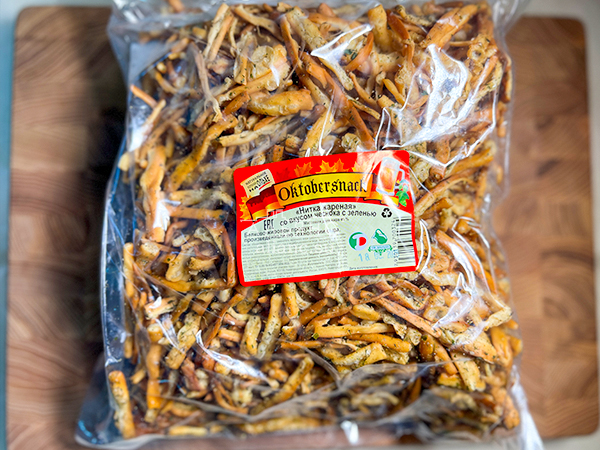 Нитка ЖАРЕНАЯ "Чеснок с зеленью" Oktobersnack 1 кг (сырный продукт) в Зеленограде