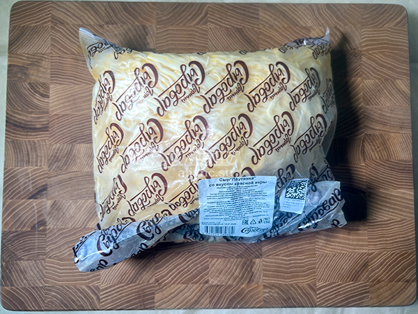 Сыр 1 кг ГОРНЫЙ СЫРОВАР (Паутинка со вкусом красной икры) в Зеленограде