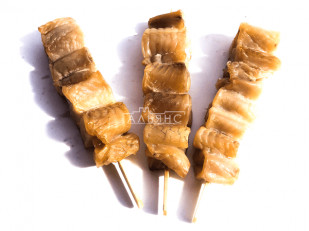 Сурские гренки со вкусом Сыра (100 гр): Шашлычок из сома холодного копчения